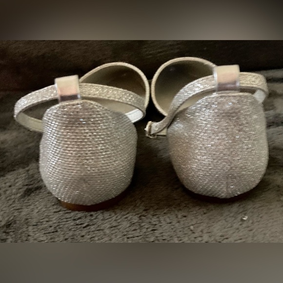 DREAM PAIRS SILVER FLATS WITH ANKLE STRAP - Picture 12 of 14